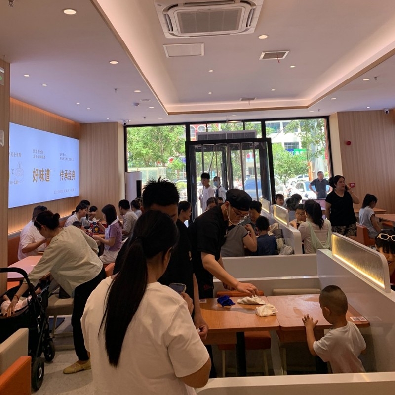 狀元米線(xiàn)，火爆來(lái)襲！人氣超高的米線(xiàn)，每一口都是滿(mǎn)足。