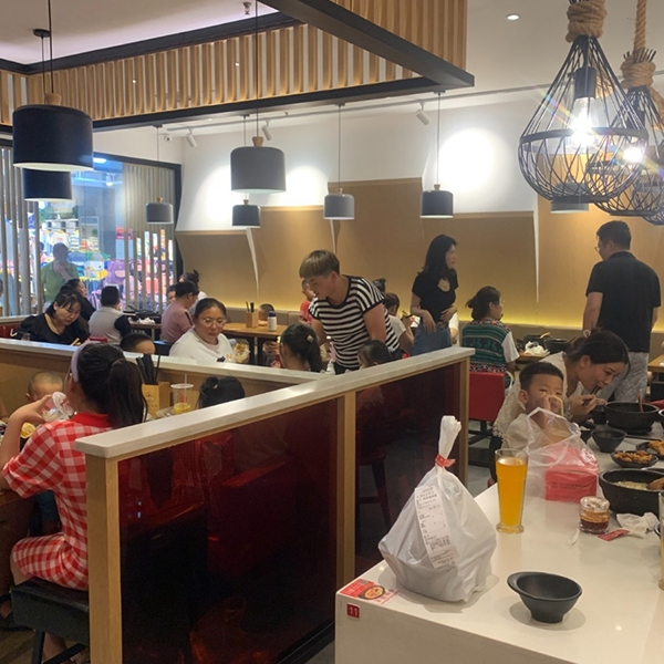 創(chuàng  )業(yè)加盟好項目，加盟狀元米線(xiàn)，讓你成功當老板，純大米米線(xiàn)新潮流新趨勢，加盟熱線(xiàn)：400-967-2208